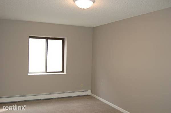 Building Photo - 3 br, 1 bath  - 961 Miller Ave