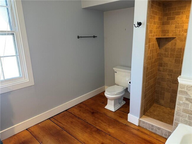 Building Photo - 31 Bradford St