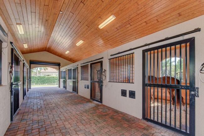 Building Photo - 14911 Equestrian Way