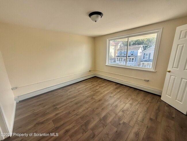Building Photo - 154 S Sumner Ave