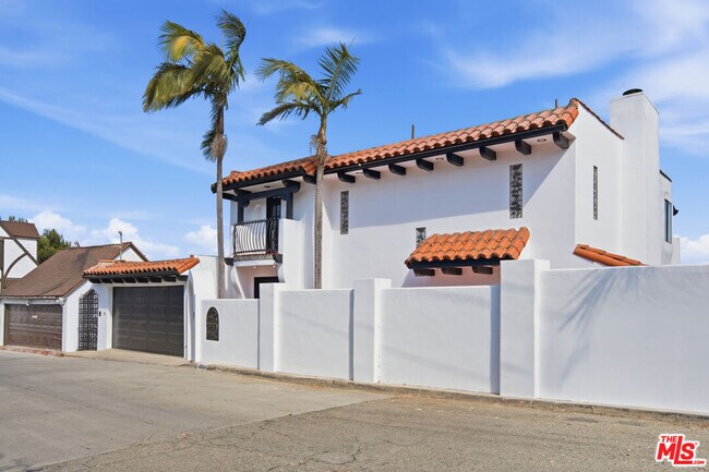 Building Photo - 8908 Appian Way