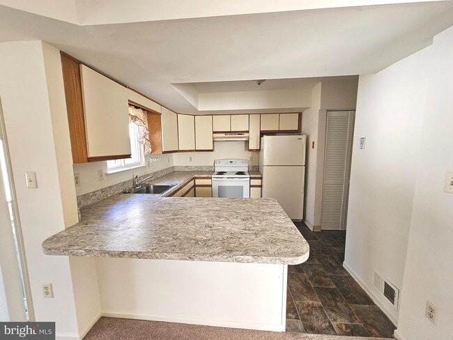 Building Photo - 38 Heatherfield Way