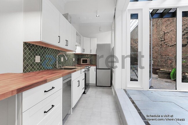 Building Photo - 1519 3rd Ave