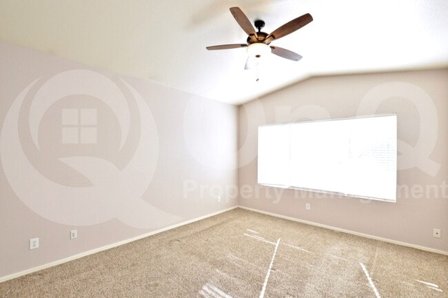 Building Photo - 598 S Neely St