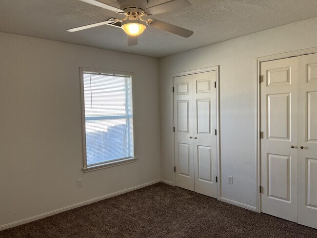 Building Photo - 1751 Rock Hollow Loop