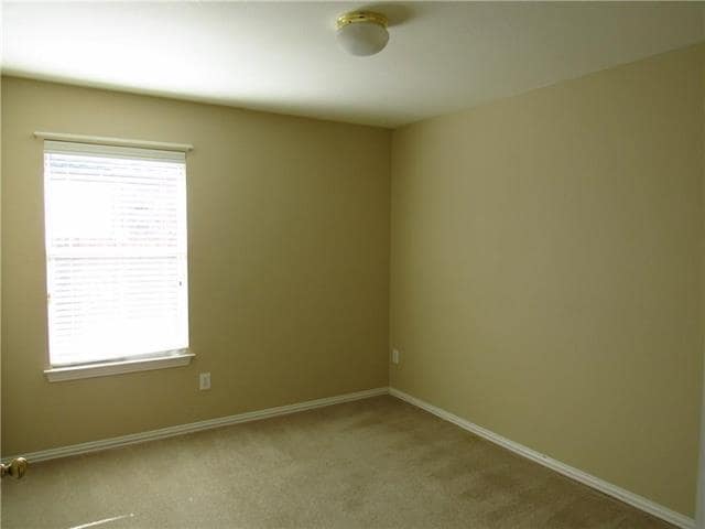 Building Photo - 1811 Lake Travis Dr
