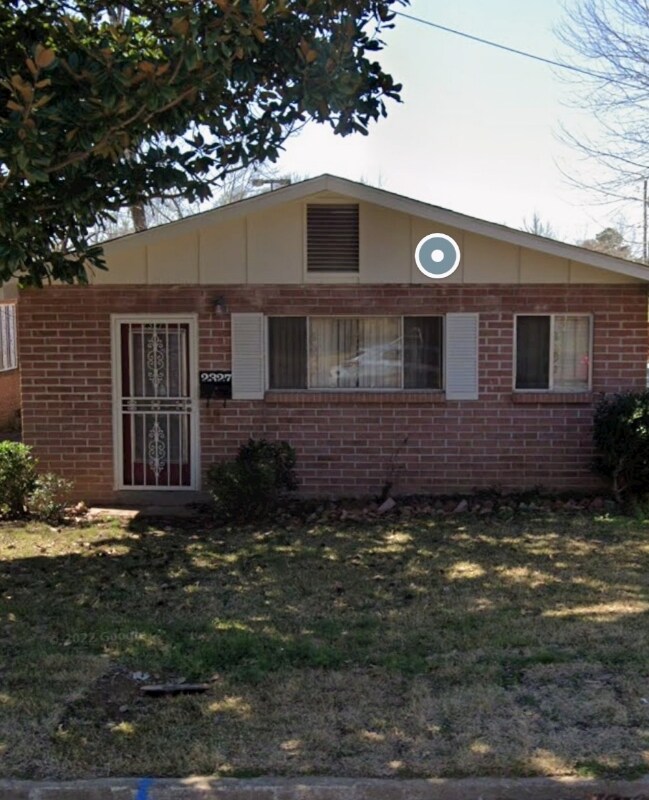 Building Photo - 2327 Morton Ave