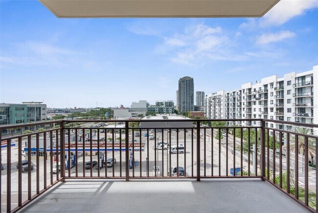 Building Photo - 1238 E Kennedy Blvd