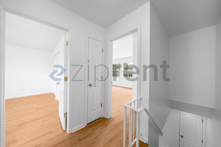 Building Photo - Unit N1