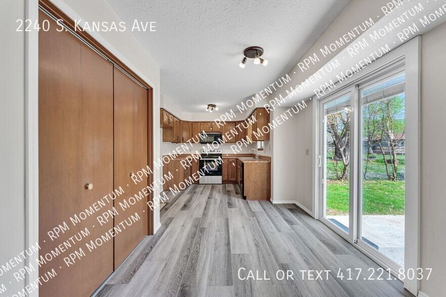 Building Photo - 2240 S Kansas Ave