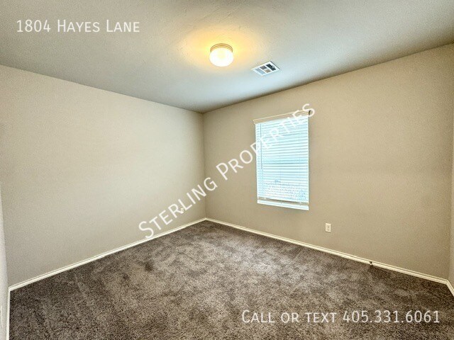 Building Photo - 1804 Hayes Ln