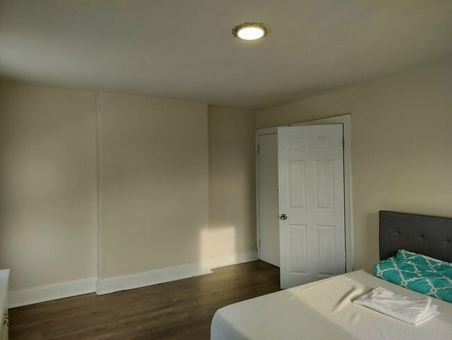 Building Photo - 32 Newell Ave