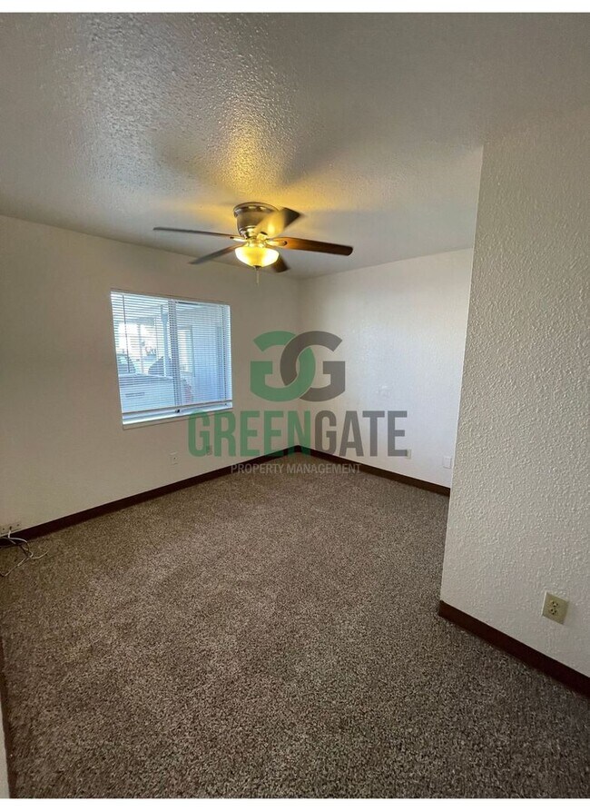 Building Photo - 3204 Atchison St