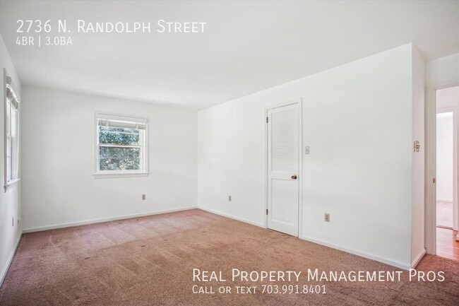 Building Photo - 2736 N Randolph St