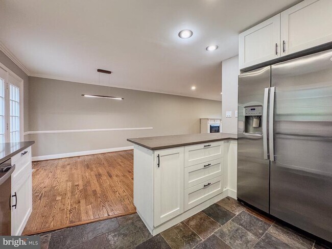 Building Photo - 3906 Valley Ridge Dr