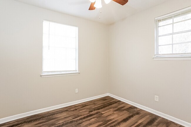 Building Photo - Charming Brick Home in Augusta