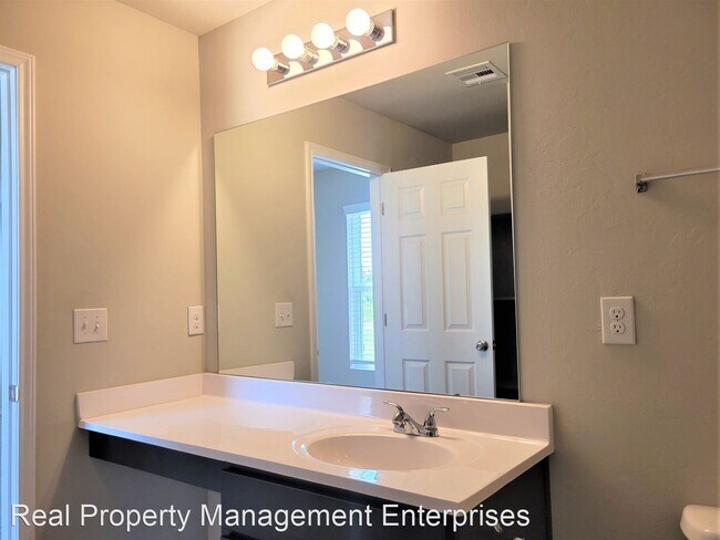 Building Photo - 3 br, 2 bath House - 21242 Winding Brook