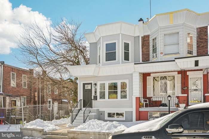 Building Photo - 914 S 54th St