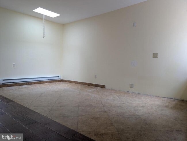 Building Photo - 418 W Ritner St