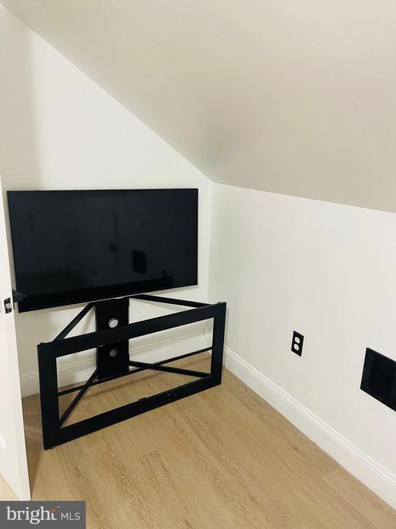 Building Photo - 2326 Fairview St