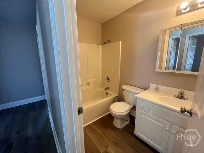 Building Photo - 100 Fair Oaks Dr