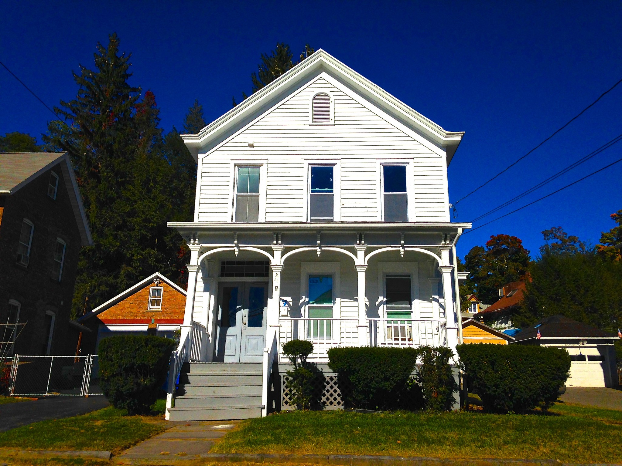 Outsite - 40 Montrepose Ave