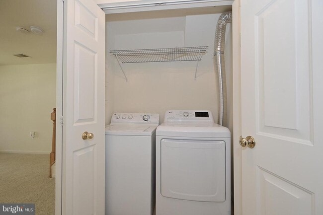 Building Photo - 7415 Gillingham Row