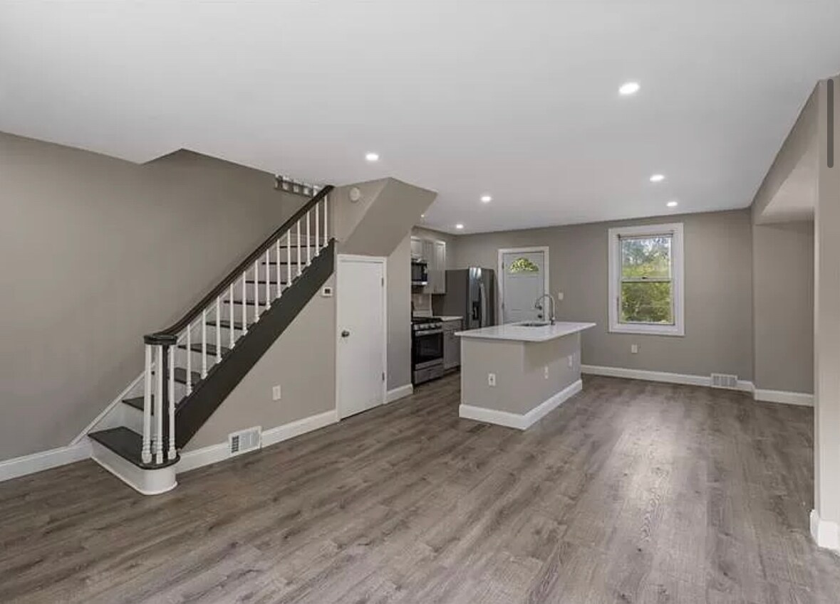 Building Photo - 2031 Chalfant St