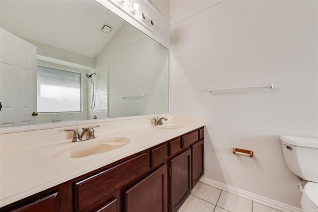 Building Photo - 1317 Lakeshore Dr