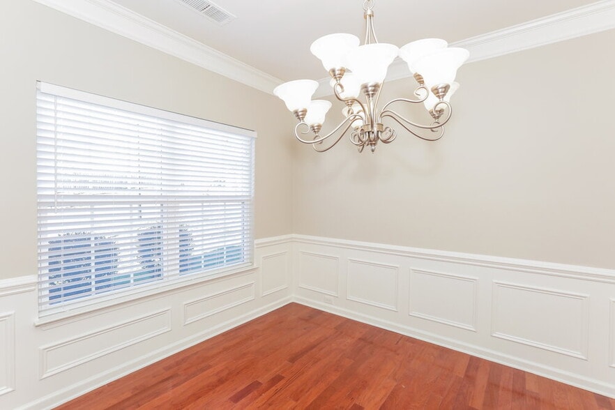 Building Photo - 6415 Glenolden Dr