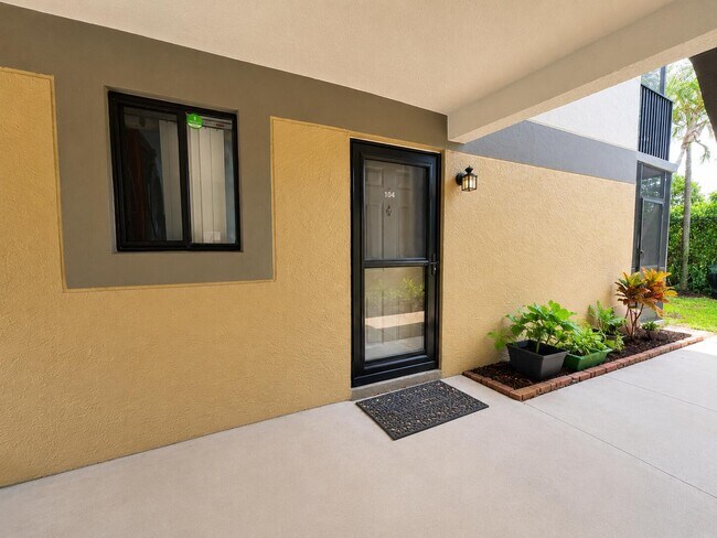 Building Photo - 588 Trace Cir
