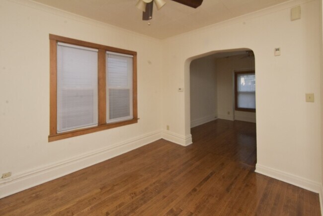 Building Photo - 1246 W Diversey Pkwy