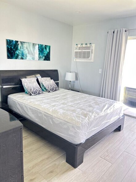 Building Photo - 107 Kent St