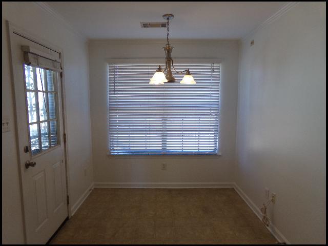 Building Photo - 9800 Herndon Rd