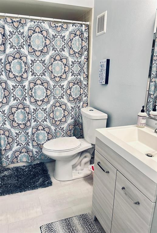 Building Photo - 2725 Tally Ho Ave