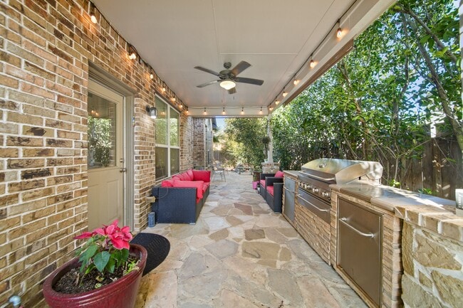 Building Photo - 27406 Starlight Canyon Ln