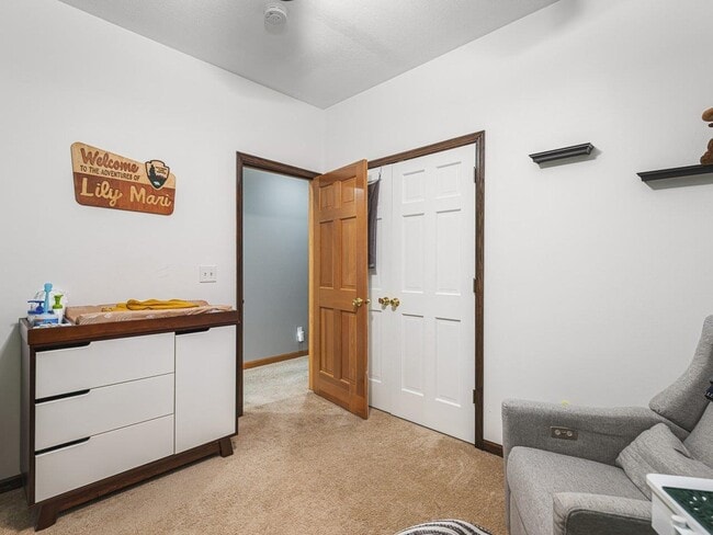Building Photo - 251 Ashbourne Dr