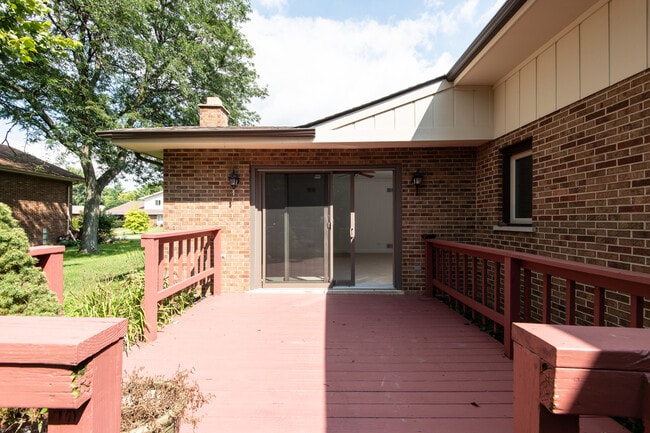 Building Photo - 13040 W Tanglewood Cir