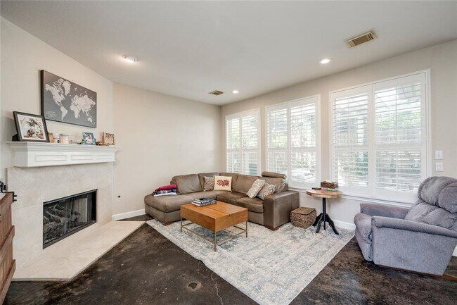 Building Photo - 2729 Kinney Oaks Ct