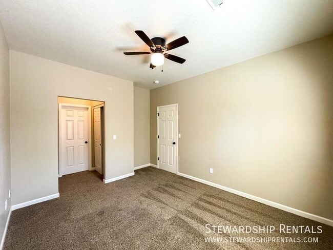 Building Photo - 618 Camden Ln