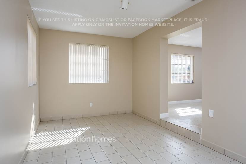 Building Photo - 3010 SW 97th Ct