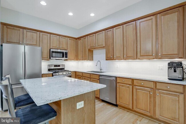 Building Photo - 6502 Trask Terrace