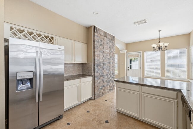 Building Photo - 6734 Flowermound Dr