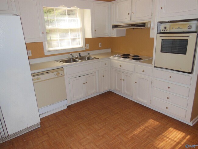 Building Photo - 1725 Millican Pl NW