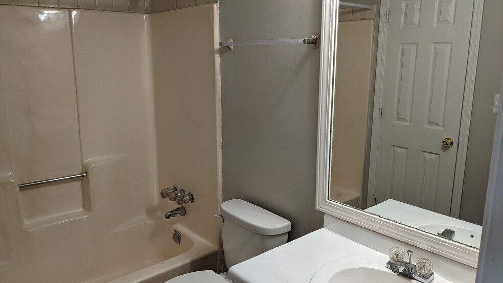 Building Photo - 5507 Estates Ct