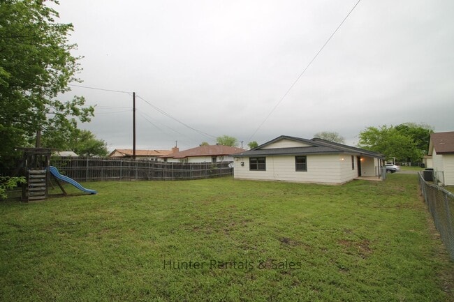 Building Photo - 2008 Continental Dr