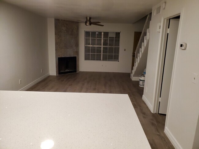 Building Photo - 4601 N 102nd Ave