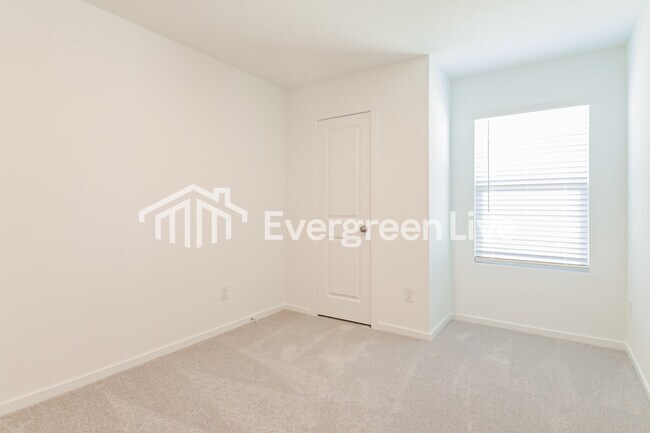 Building Photo - 920 Calley Pear Trl