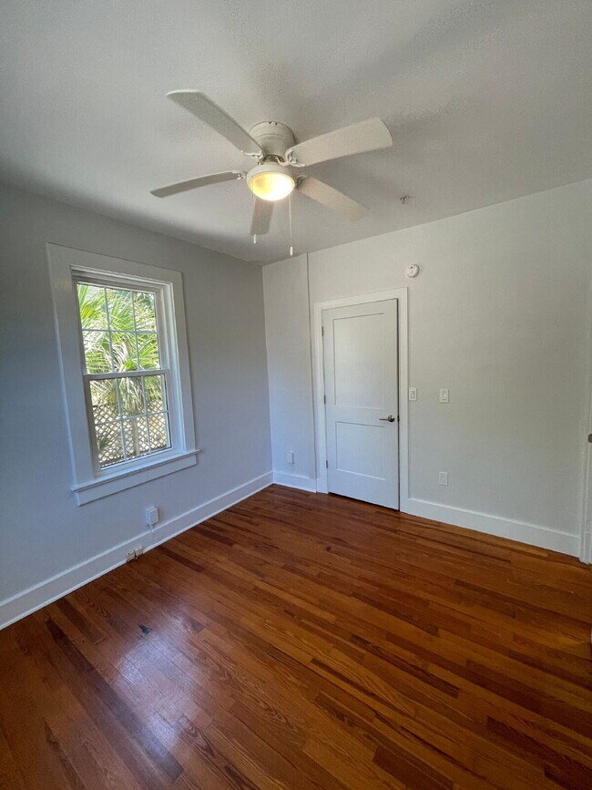 Building Photo - Completely remodeled 2/1 in Midtown