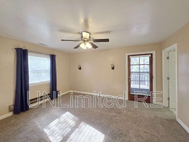 Building Photo - 2589 N Oakmont Dr